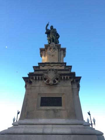 Памятник Адмиралу Роже де Лурия на Балконе Средиземноморья